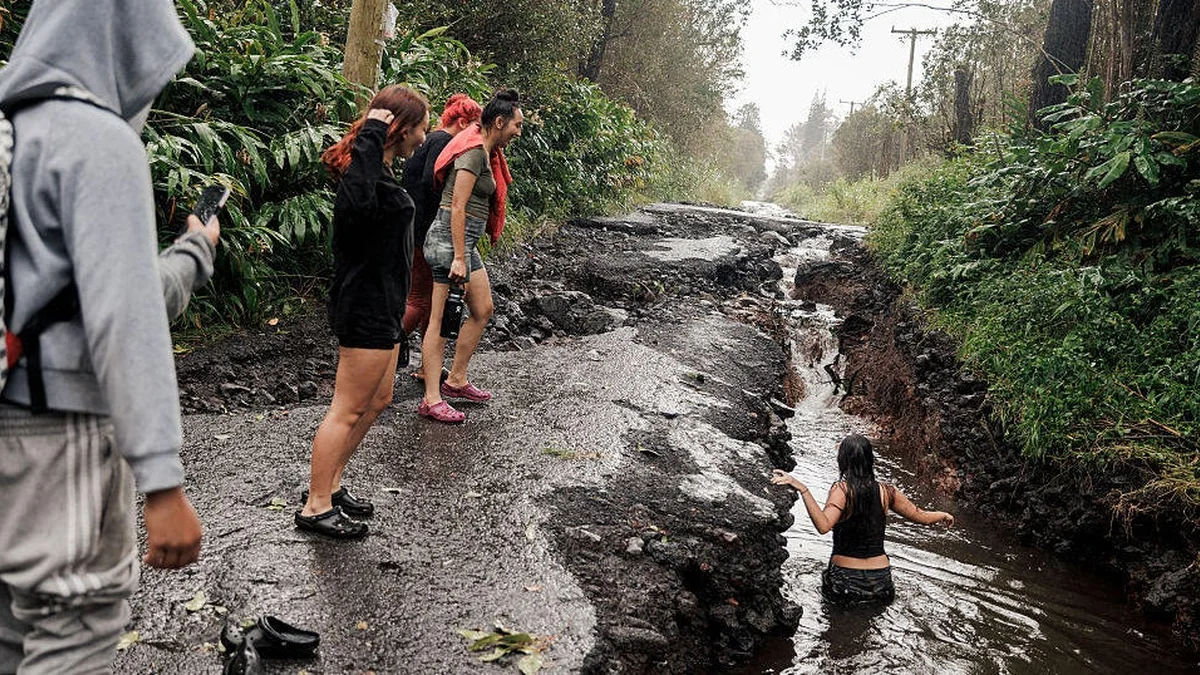 Mudslides Wreck Homes on Hawaii's Big Island Following Lala
