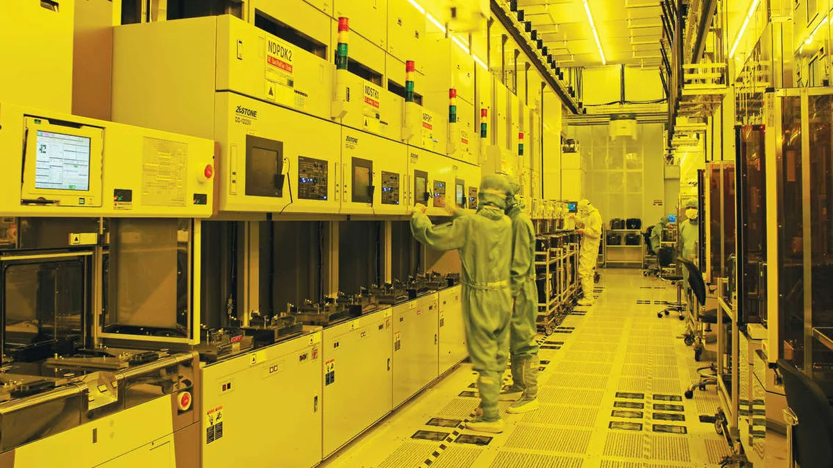 TSMC Sales Growth Surges: AI Demand Powers Global Chip Outlook