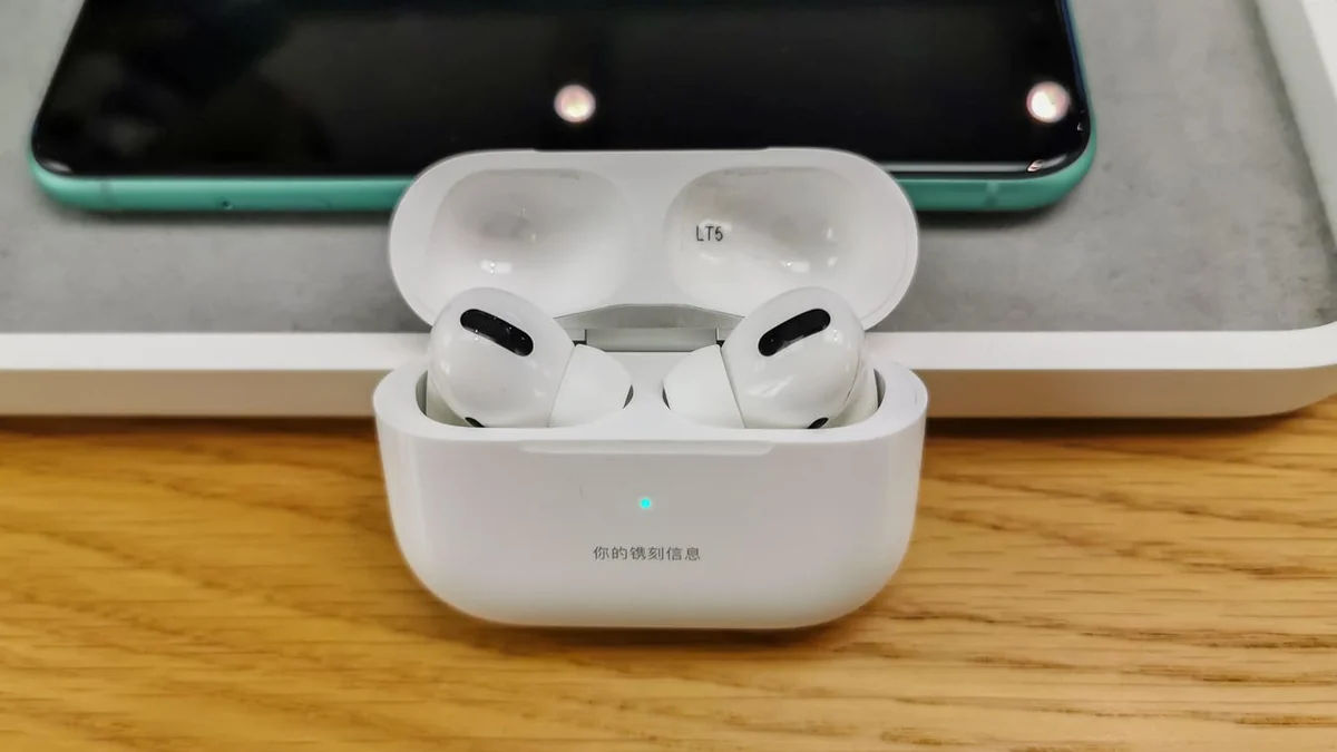 Apple Camera-Equipped AirPods Slated For 2027 Launch