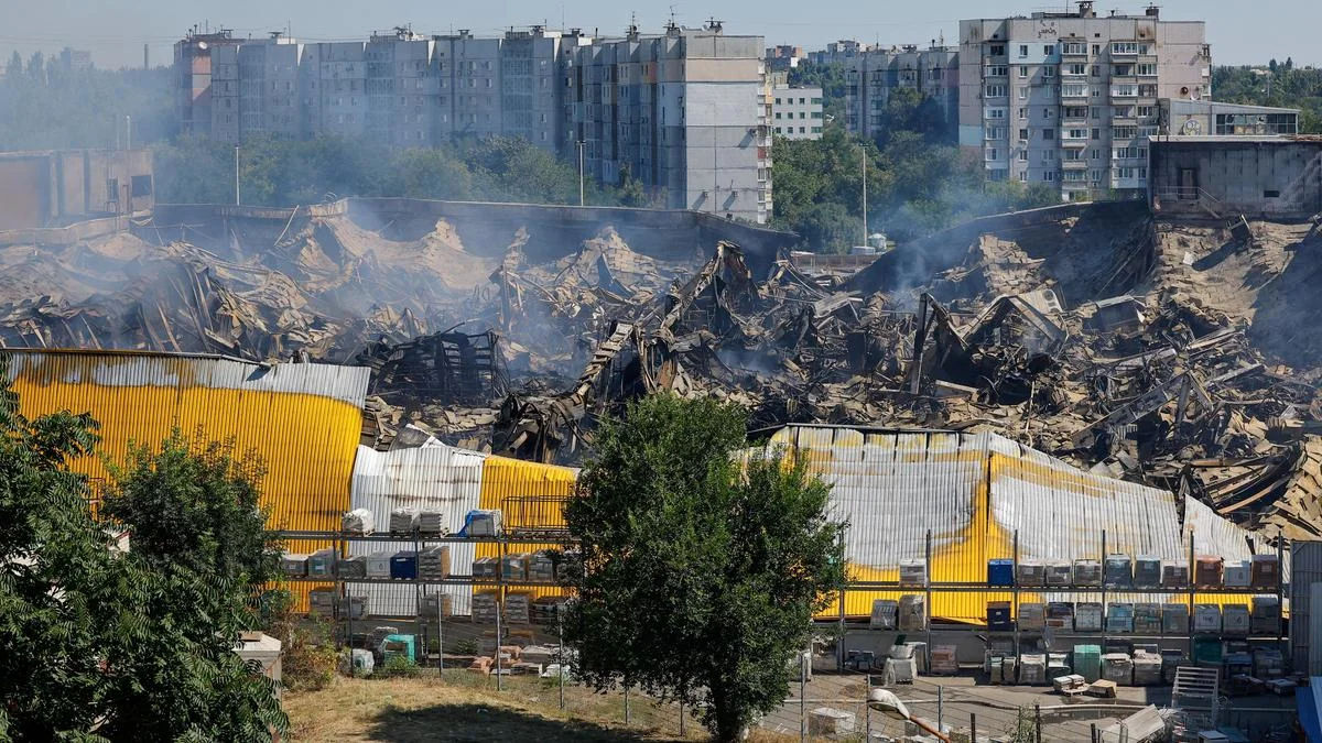Deadly Aerial Escalation Hits Ukraine Industrial Hubs and Mittal Steel Plant