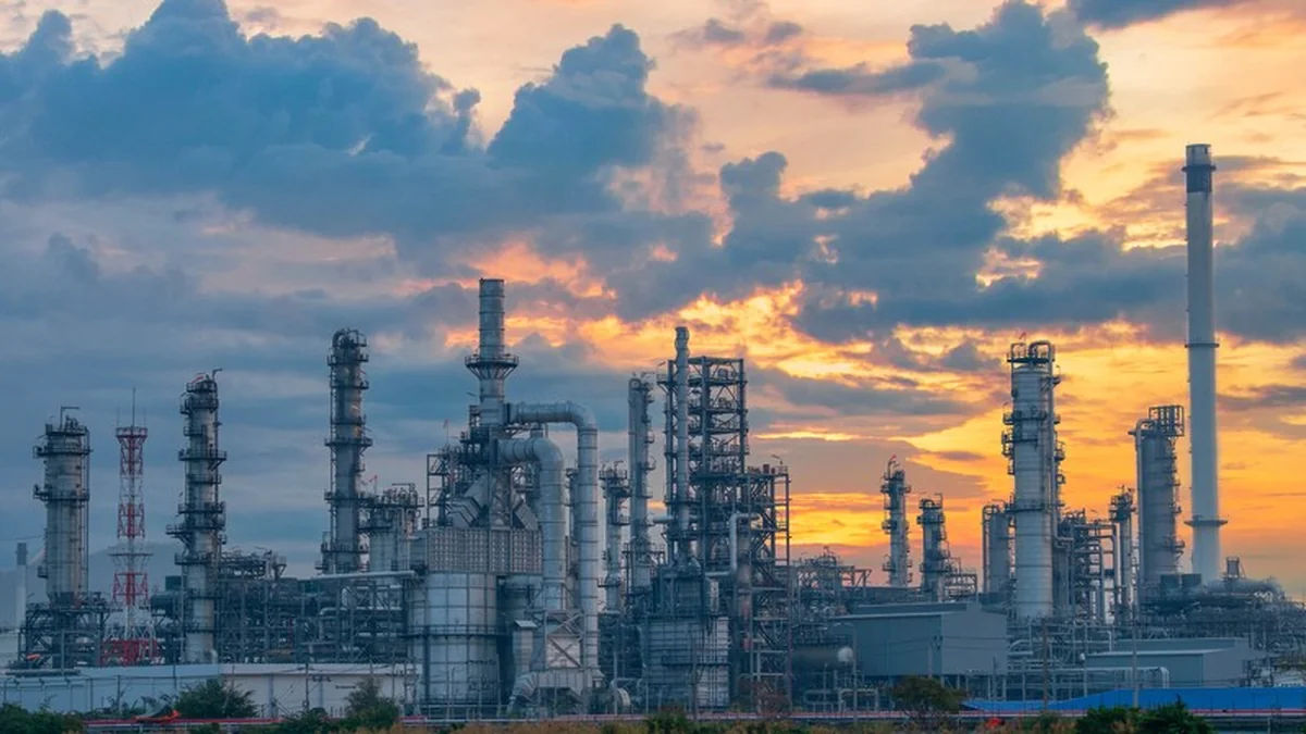 Crude Oil Prices Climb as Middle East Tensions Escalate