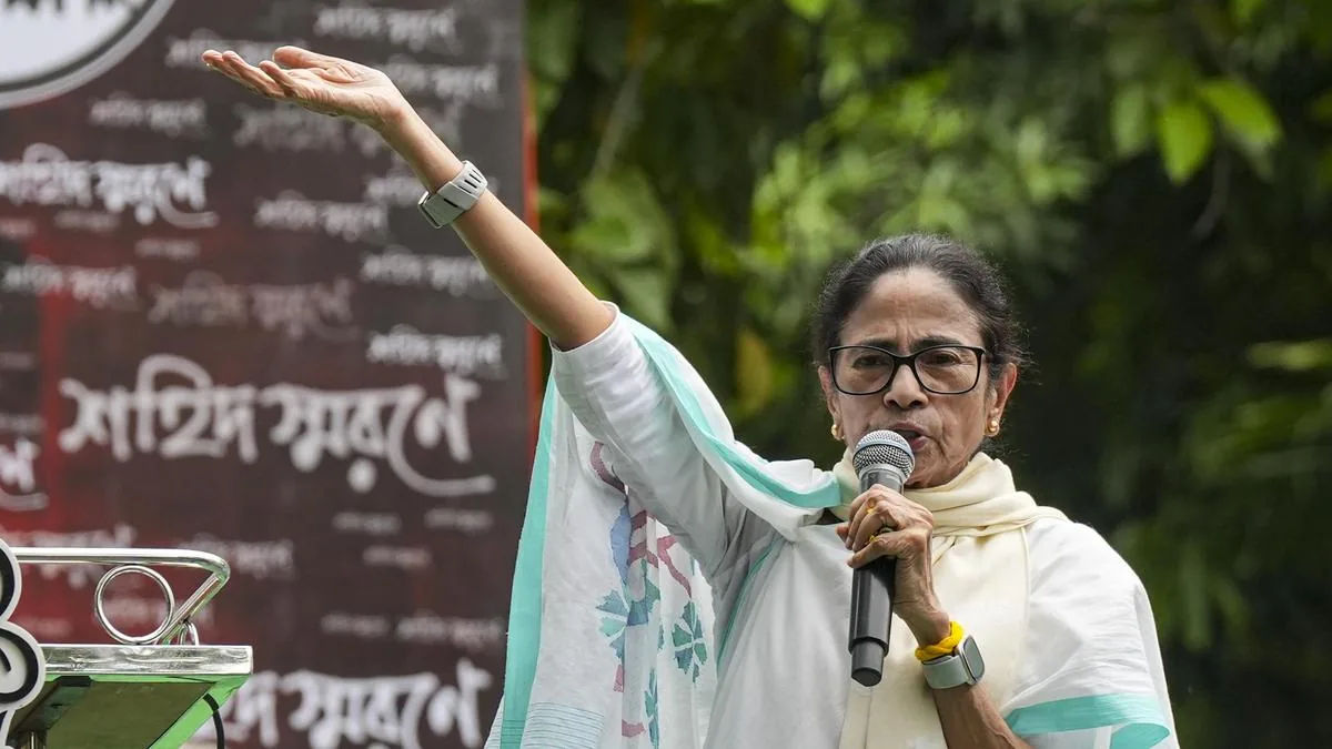 Mamata Banerjee Convoy Attacked During Visit to Deceased Worker’s Kin