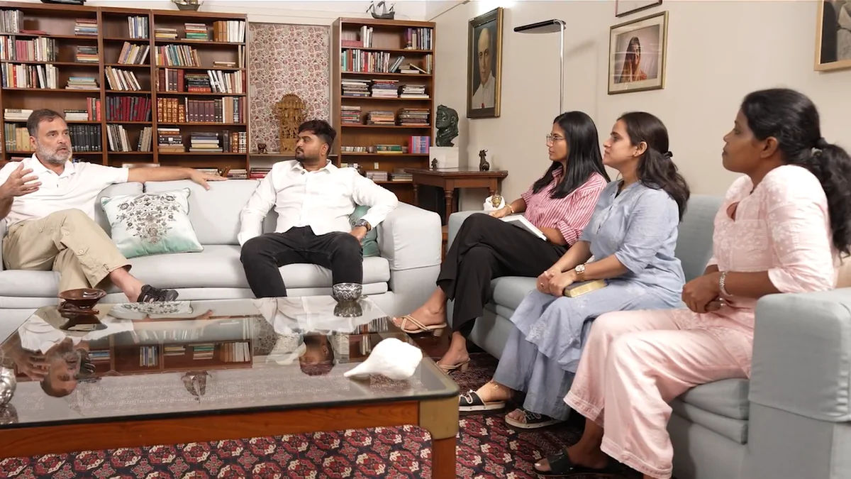 Rahul Gandhi Meets Jantar Mantar Protesters Over Paper Leak Row