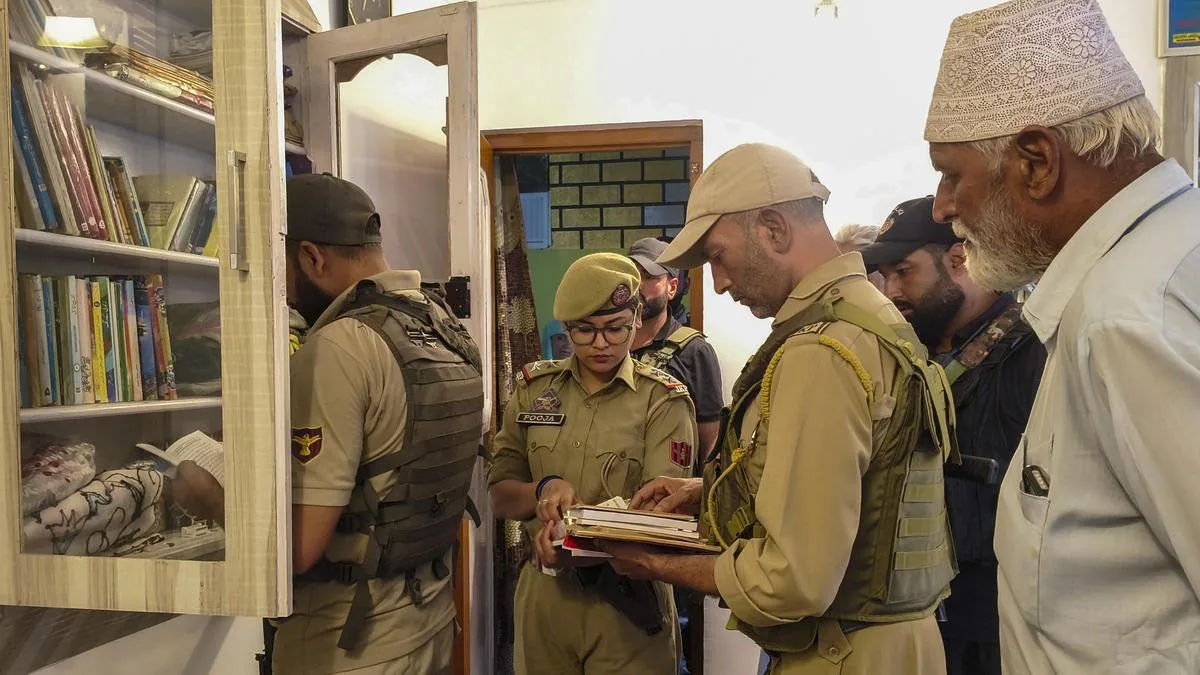 Sopore Crackdown: Police Raid 26 Locations In Major Anti-Terror Probe