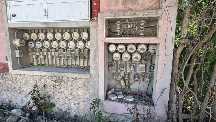 Anyone Can Touch These Live Wires, and in Tulum Nobody Is Checking - Photo 1 Anyone Can Touch These Live Wires, and in Tulum Nobody Is Checking - Photo 1