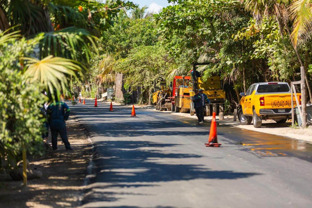 Coastal Road Paving Advances in Tulum Amid Safety Concerns for Cyclists and Pedestrians