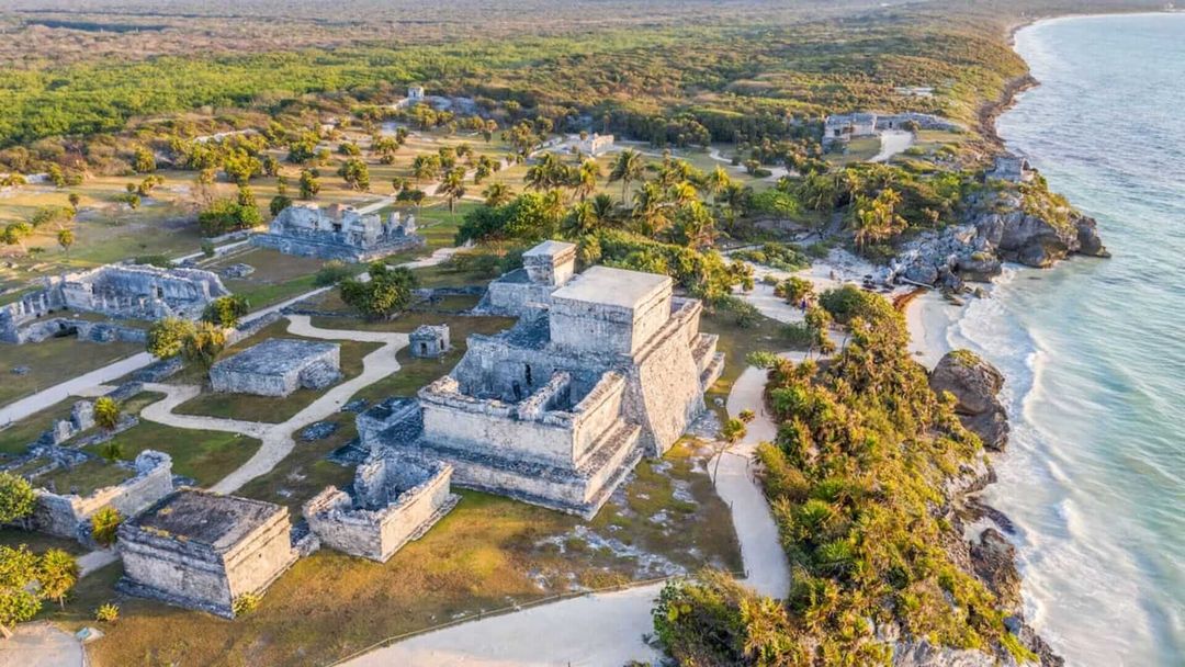 Los visitantes de Chichén Itzá y Tulum lideran los destinos turísticos de México. Chichen Itza and Tulum Visitors Lead Tourist Spots in Mexico
