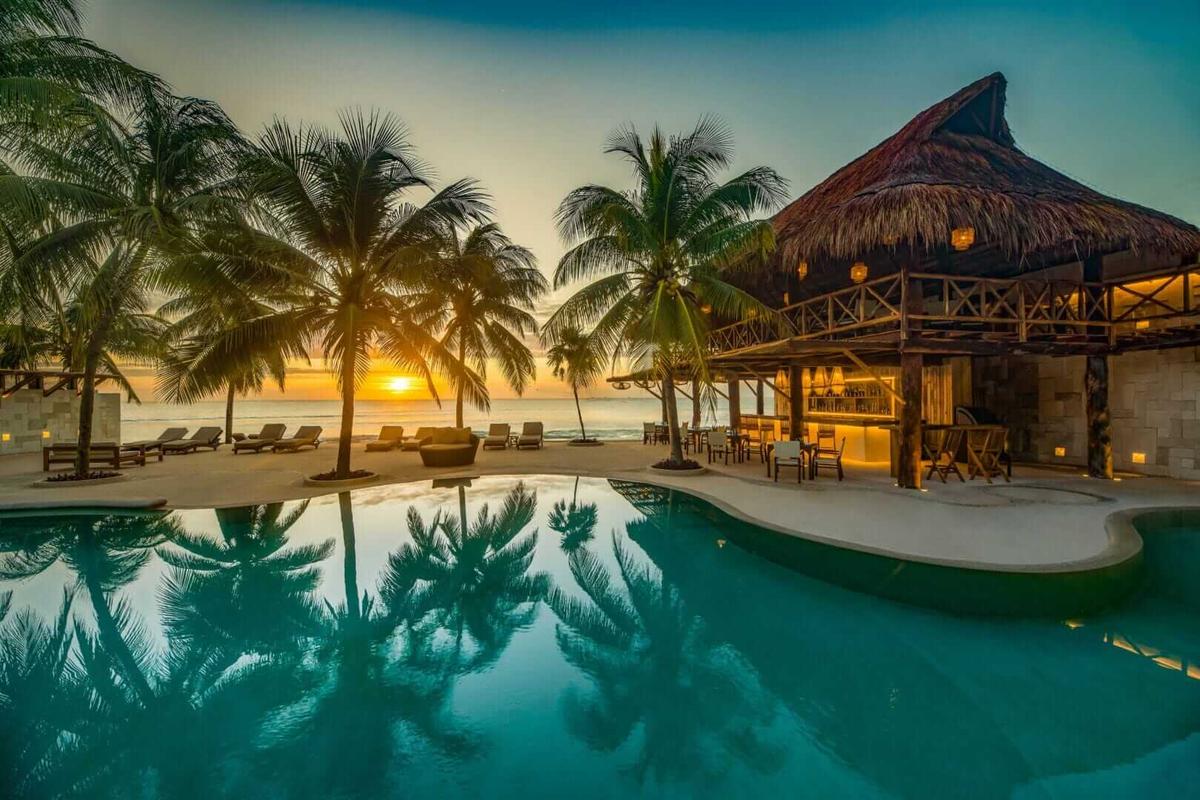 Mexico luxury tourism rises as travelers turn from the Caribbean