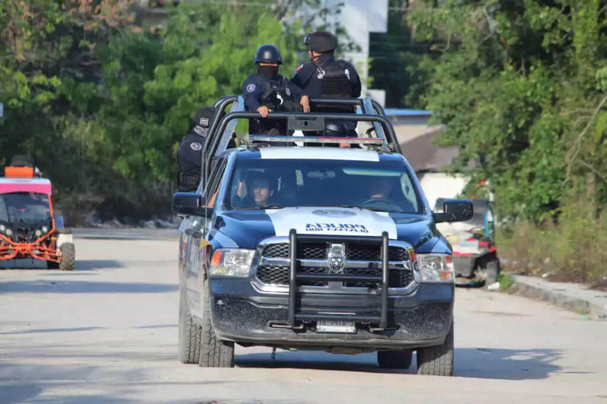 A Canadian tourist accuses Tulum police of extortion over minor traffic stop