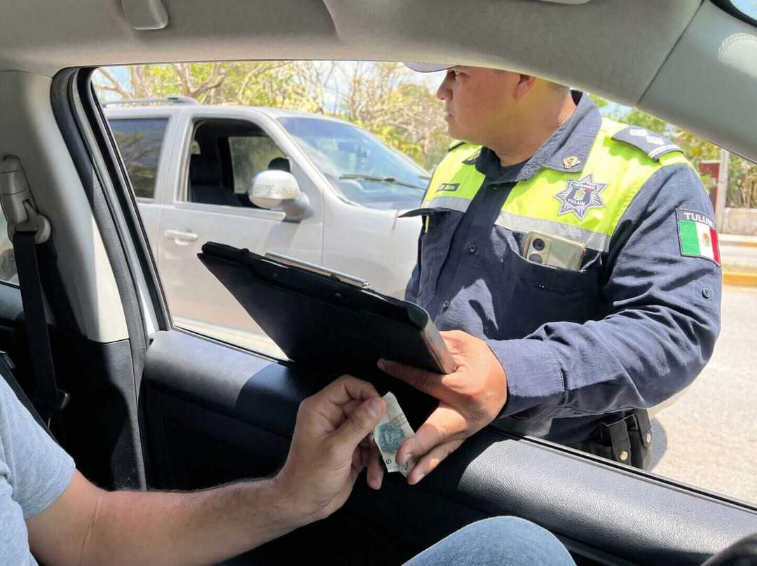 Another viral video revives concerns over corruption among Tulum traffic officers Another viral video revives concerns over corruption among Tulum traffic officers