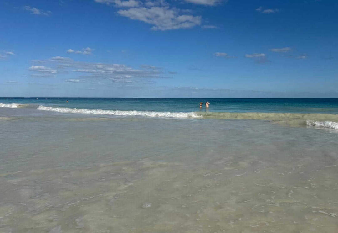 Cold front weather shift coincides with cleaner shoreline conditions in Tulum