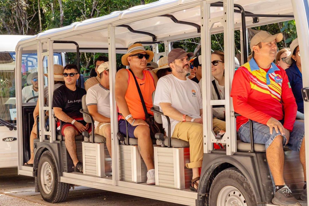 Los visitantes denuncian la falta de transporte los domingos en Jaguar Park. Visitors denounce lack of Sunday transport at Jaguar Park