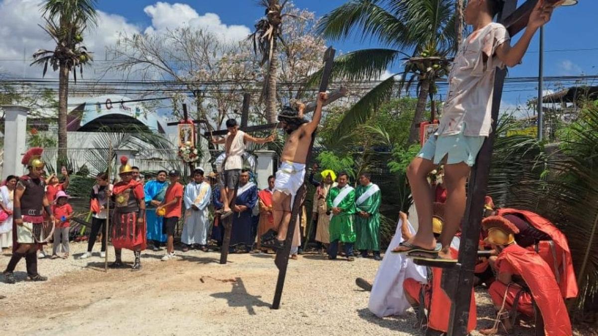 Tulum Walks the Path of Faith in a Powerful Good Friday Procession Tulum Walks the Path of Faith in a Powerful Good Friday Procession