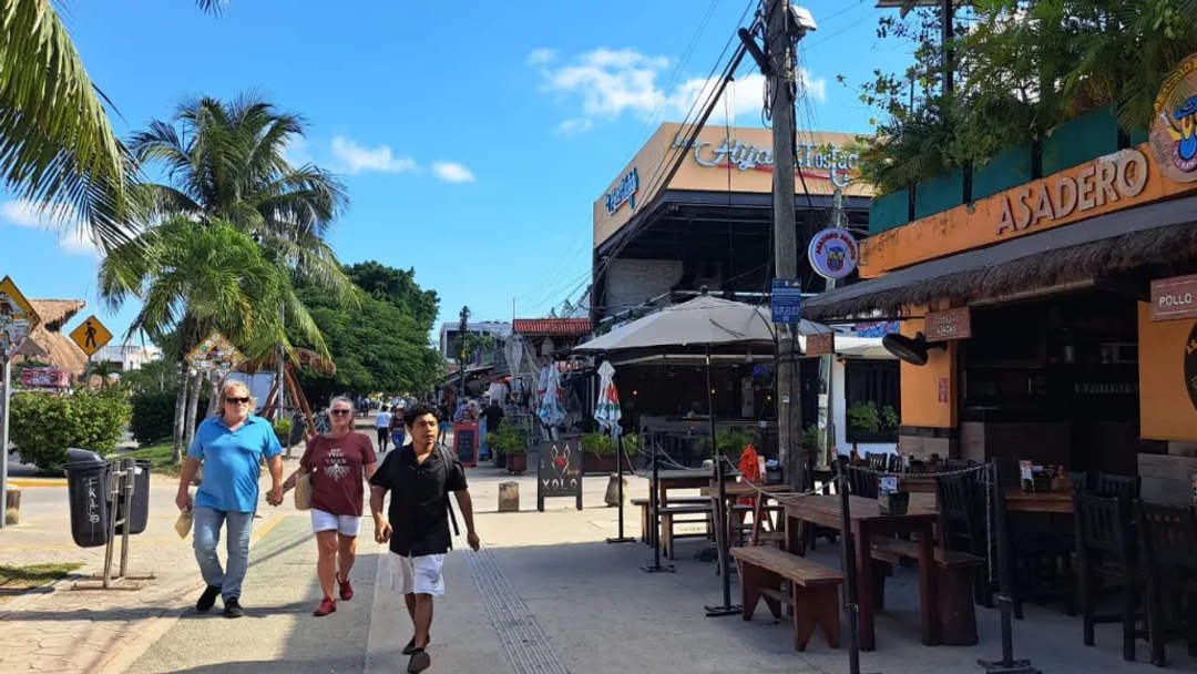 Tourism Decline Alarms Mexico’s Caribbean Sector