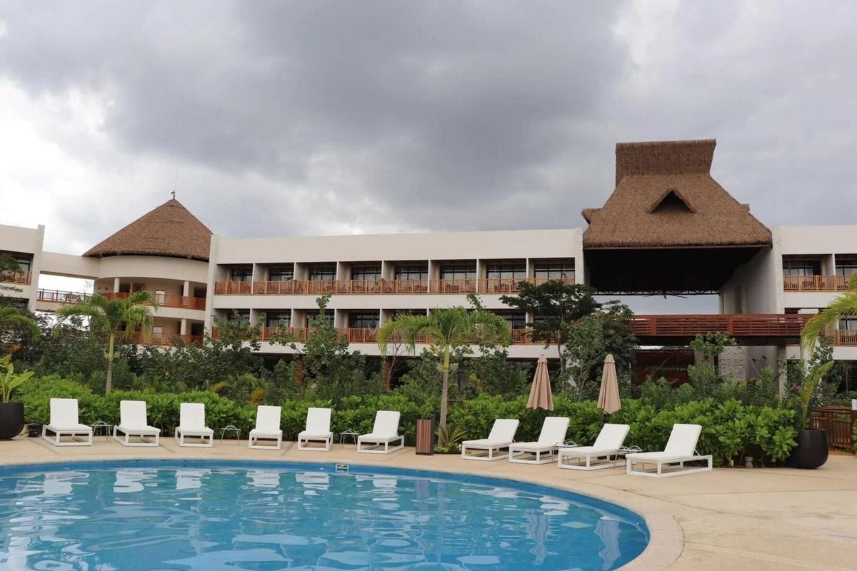 Comparing Maya Train hotels Prices with Private Riviera Resorts Comparing Maya Train hotels Prices with Private Riviera Resorts