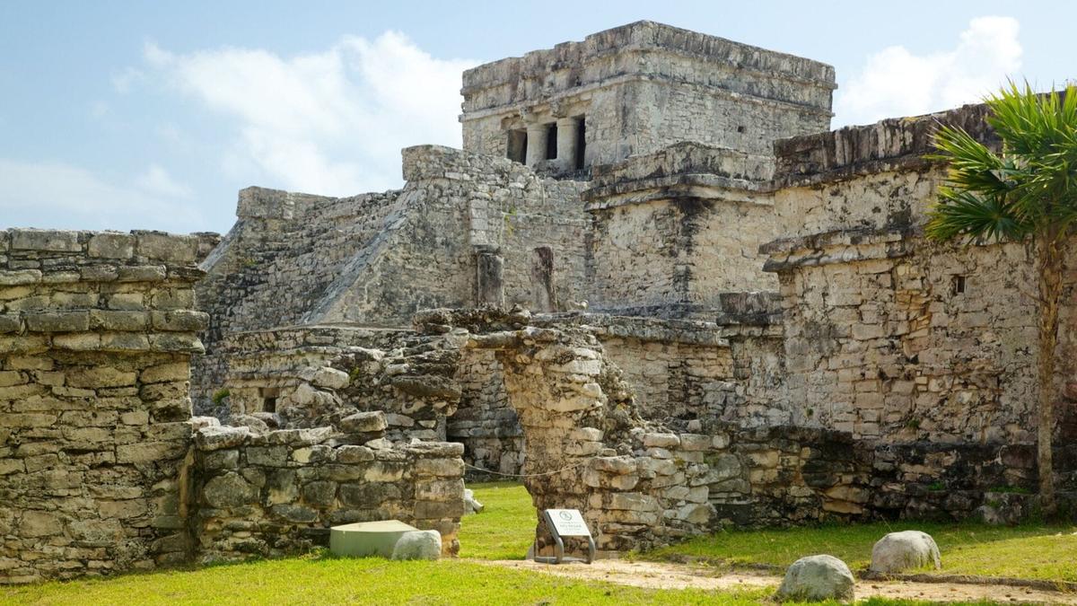 Foreign tourists could pay double to enter Tulum ruins under new law Foreign tourists could pay double to enter Tulum ruins under new law