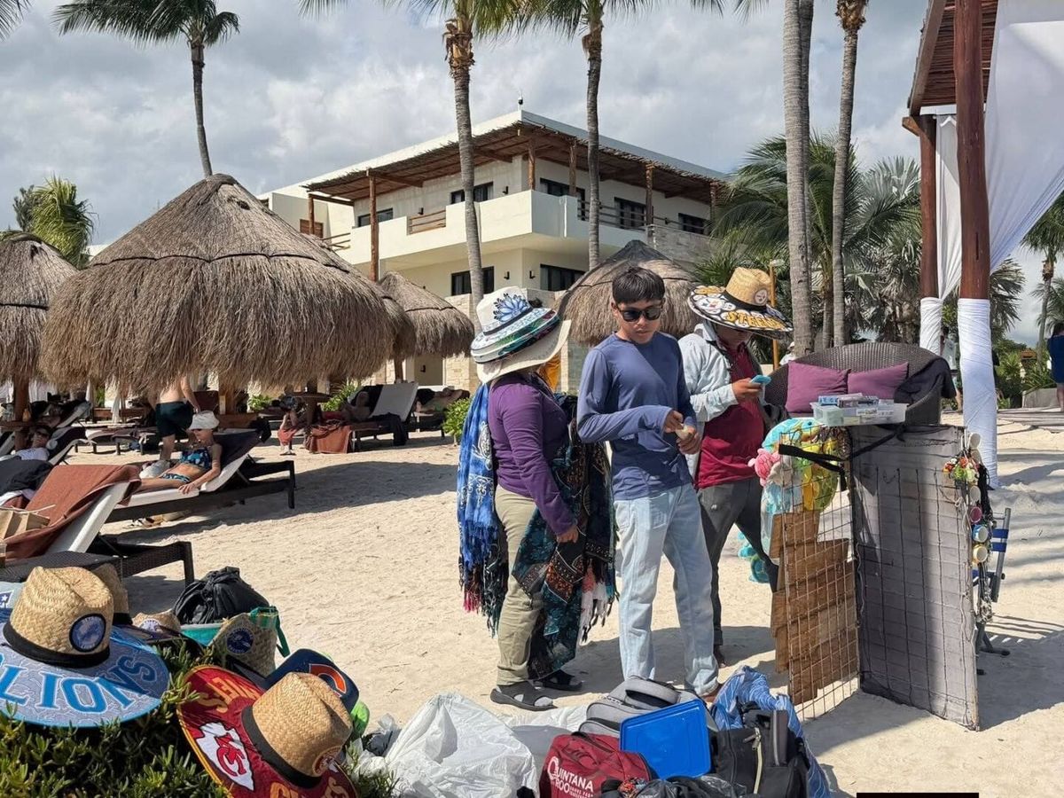 Tulum beach vendors draw warning from hotel leaders over legality