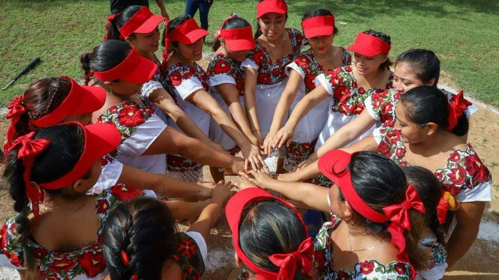 Diablillas de Hondzonot: The Women Who Redefined Softball in the Maya Community - Photo 1