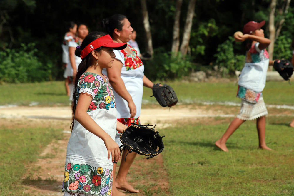 Diablillas de Hondzonot: The Women Who Redefined Softball in the Maya Community - Photo 5