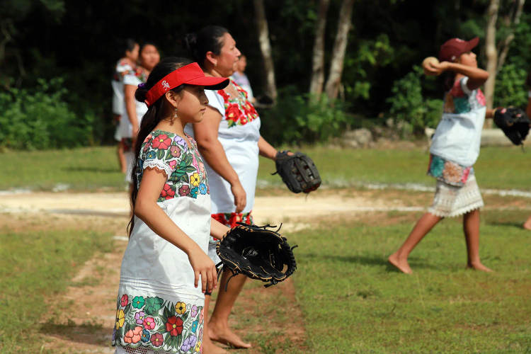 Diablillas de Hondzonot: The Women Who Redefined Softball in the Maya Community - Photo 5 Diablillas de Hondzonot: The Women Who Redefined Softball in the Maya Community - Photo 5