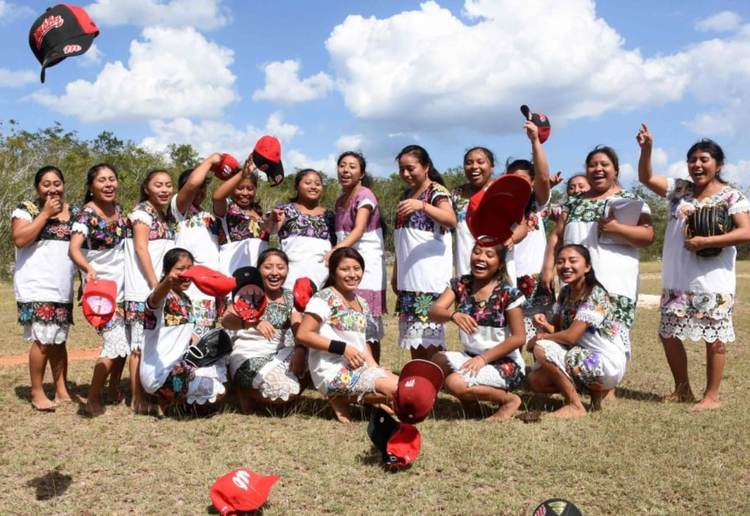 Diablillas de Hondzonot: The Women Who Redefined Softball in the Maya Community - Photo 7 Diablillas de Hondzonot: The Women Who Redefined Softball in the Maya Community - Photo 7