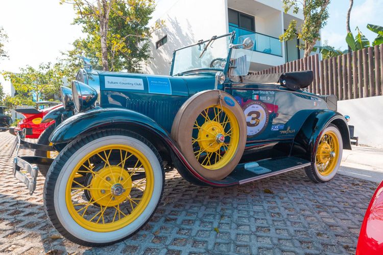 Rally Maya 2025 ignites classic car passion in Tulum - Photo 1 Rally Maya 2025 ignites classic car passion in Tulum - Photo 1