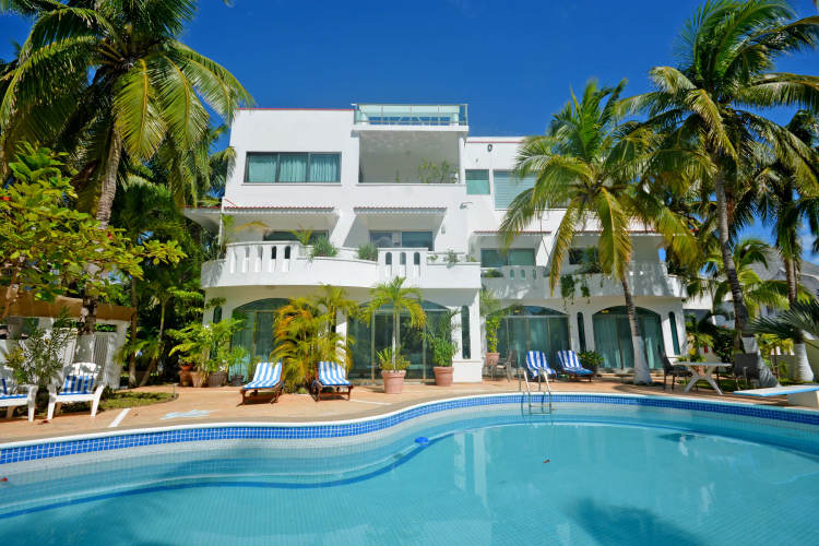 Tulum and Playa del Carmen: a Tale of Two Real Estate Boomtowns in 2025 - Photo 1 Tulum and Playa del Carmen: a Tale of Two Real Estate Boomtowns in 2025 - Photo 1