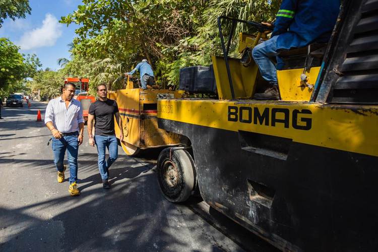 Coastal Road Paving Advances in Tulum Amid Safety Concerns for Cyclists and Pedestrians - Photo 1