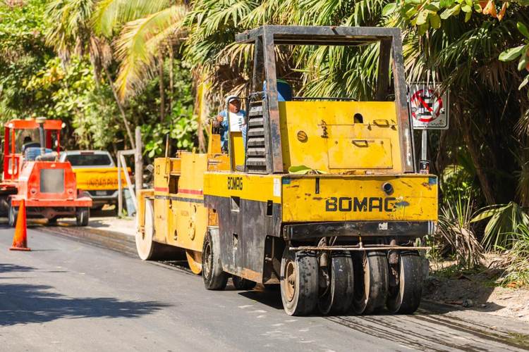 Coastal Road Paving Advances in Tulum Amid Safety Concerns for Cyclists and Pedestrians - Photo 4