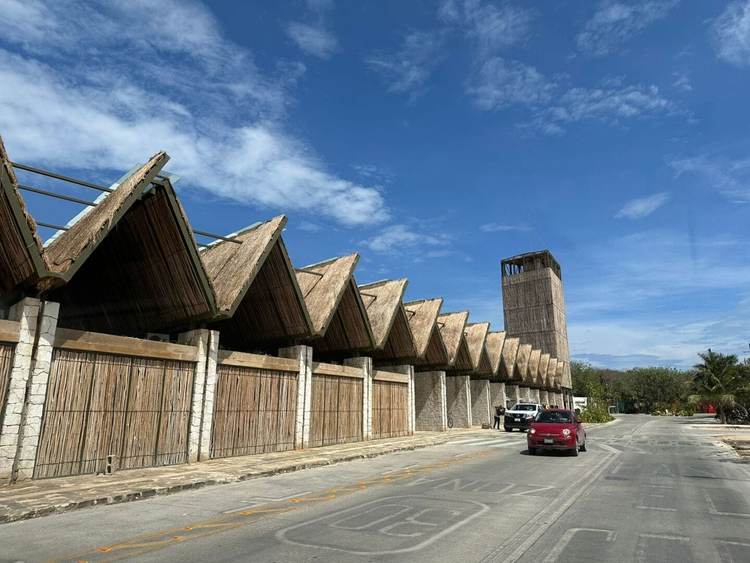 The Jaguar Bites Back as Tulum’s Tourism Model Faces Growing Backlash - Photo 3 Tulum Commercial Rental Prices Soar, Emptying Jaguar Park Shops
