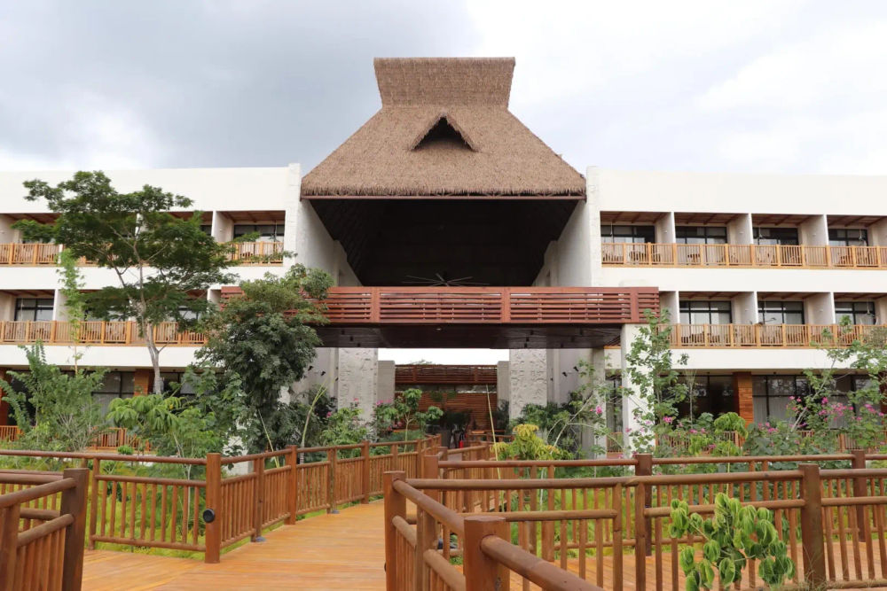 Comparing Maya Train hotels Prices with Private Riviera Resorts - Photo 1