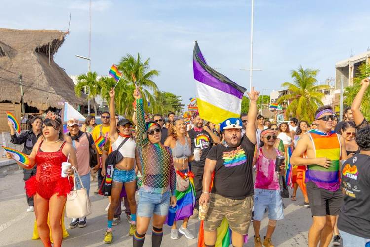 Tulum Pride Parade Unites Locals Tourists and Activists in Vibrant Celebration - Photo 3 Tulum Pride Parade Unites Locals Tourists and Activists in Vibrant Celebration - Photo 3