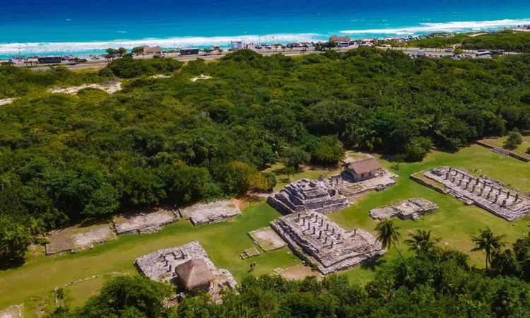 Why digital nomads and luxury seekers are choosing Tulum over Cancún in 2025 - Photo 1 Why digital nomads and luxury seekers are choosing Tulum over Cancún in 2025 - Photo 1