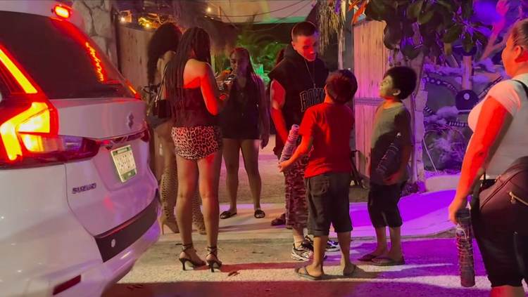When Neon Lights Hide Tiny Shadows on Tulum’s Streets - Photo 2