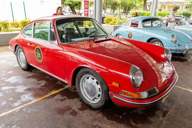 Classic Car Rally Brings Vintage Charm and Social Impact to Tulum - Photo 5 Classic Car Rally Brings Vintage Charm and Social Impact to Tulum - Photo 5