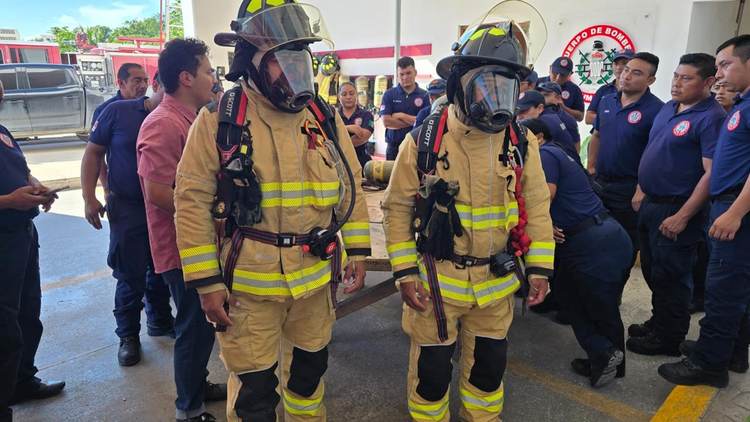 Firefighters in Tulum receive world-class breathing equipment - Photo 1 Firefighters in Tulum receive world-class breathing equipment - Photo 1