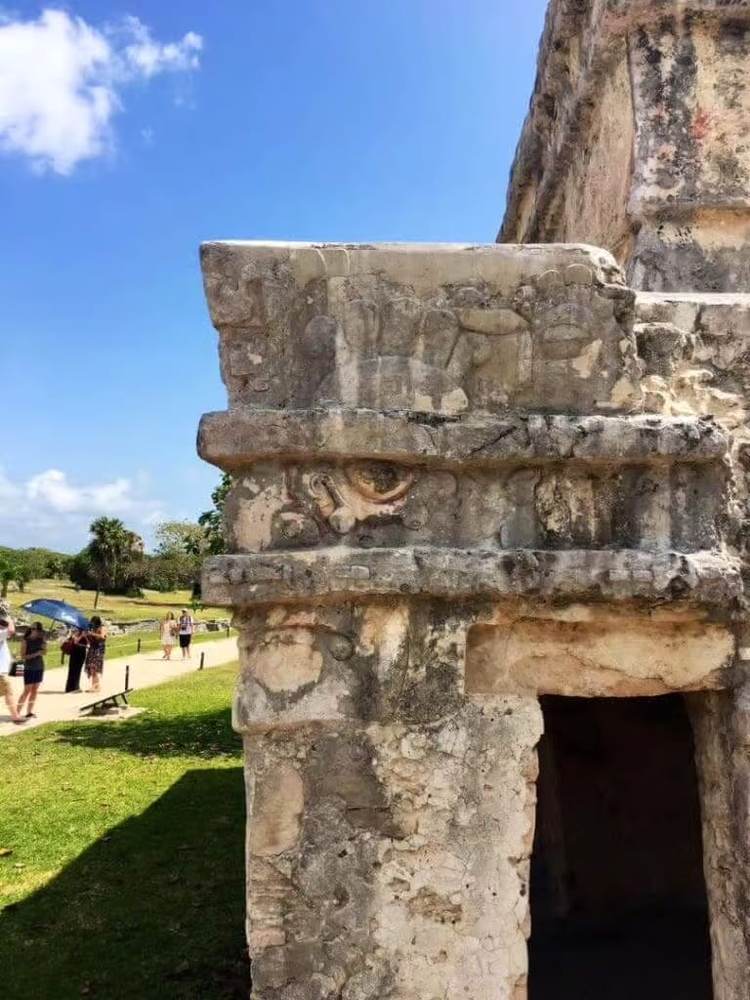 Foreign tourists could pay double to enter Tulum ruins under new law - Photo 1