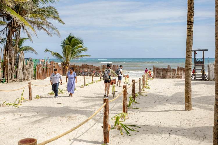 La playa del pueblo reveals what Tulum never said - Photo 1 La playa del pueblo reveals what Tulum never said - Photo 1