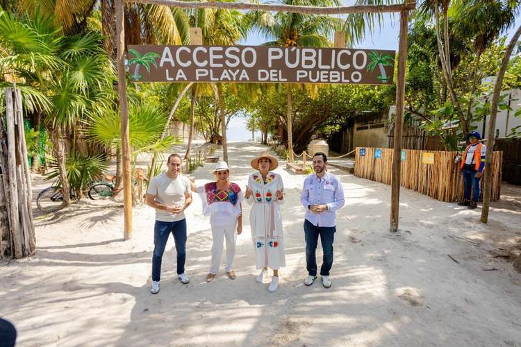La playa del pueblo reveals what Tulum never said - Photo 2 La playa del pueblo reveals what Tulum never said - Photo 2