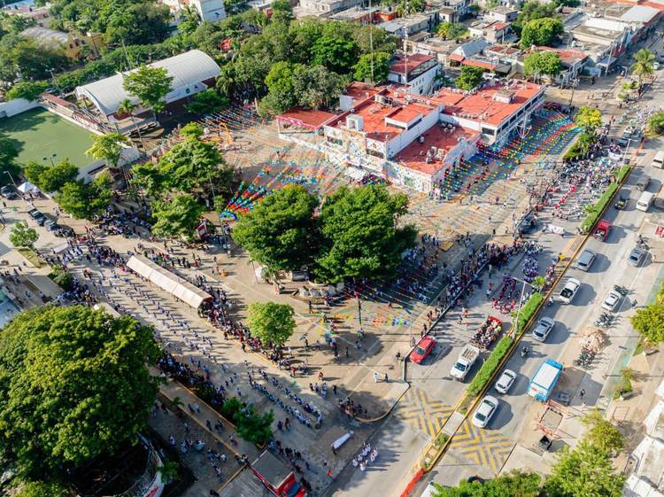 Tulum marks Revolution Day with a peaceful community parade - Photo 11
