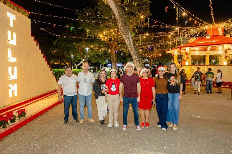 Holiday parade lights up Tulum as families welcome the season - Photo 8 Holiday parade lights up Tulum as families welcome the season - Photo 8