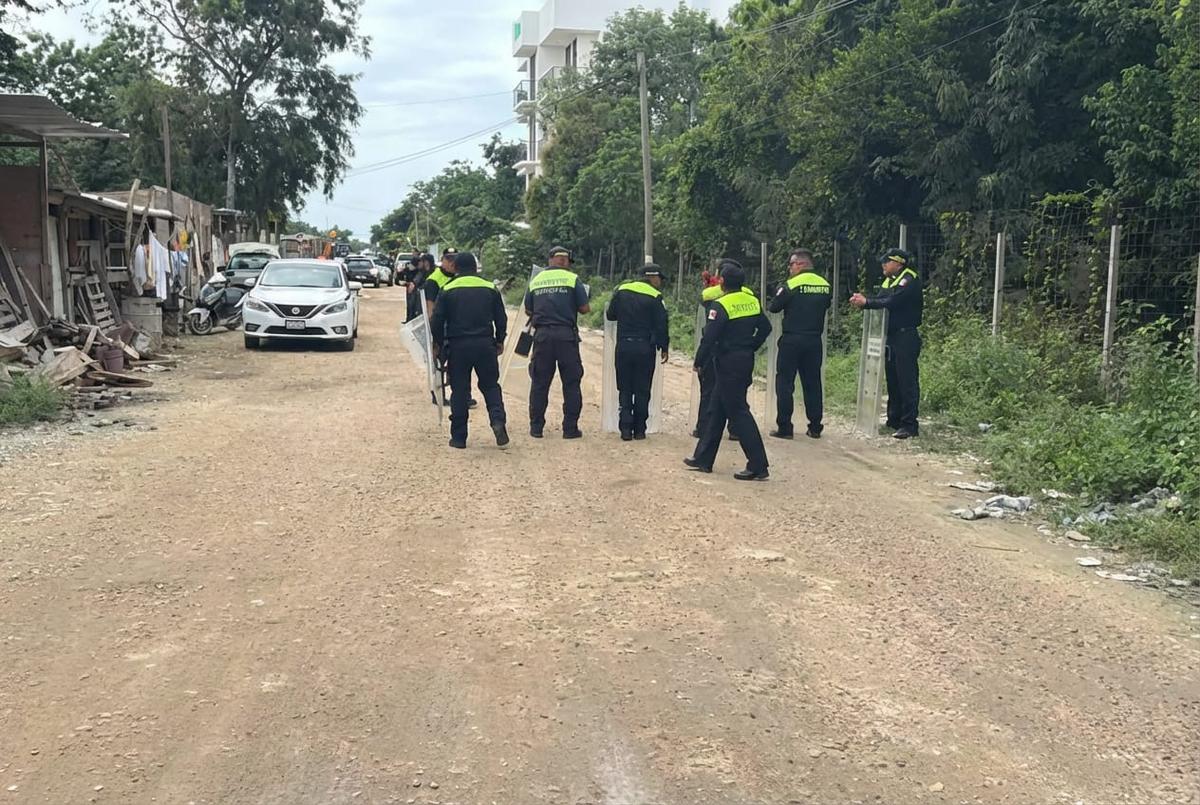 Tulum authorities recover occupied public street following court order Tulum authorities recover occupied public street following court order