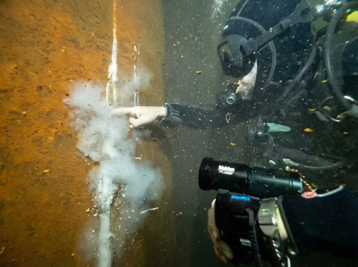 Damaged Tren Maya columns remain unrepaired on Section 5 South