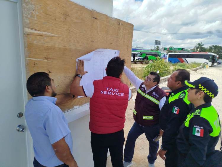 State mobility officials review taxi and transport projects in Tulum - Photo 2 626243504_1476468107814663_5311500217351032790_n