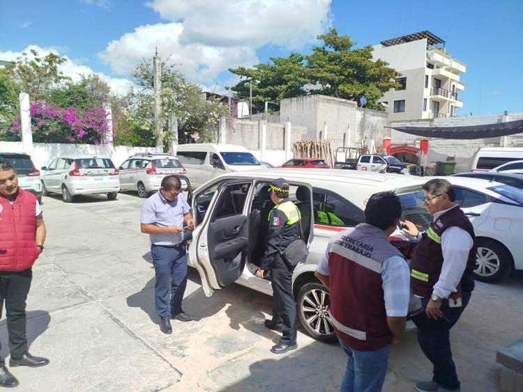 State mobility officials review taxi and transport projects in Tulum - Photo 3 626364508_1476468077814666_6091443663485329126_n