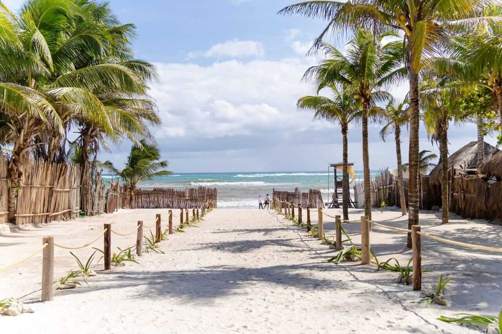 581961534_1301054252036598_1043619655595370205_n