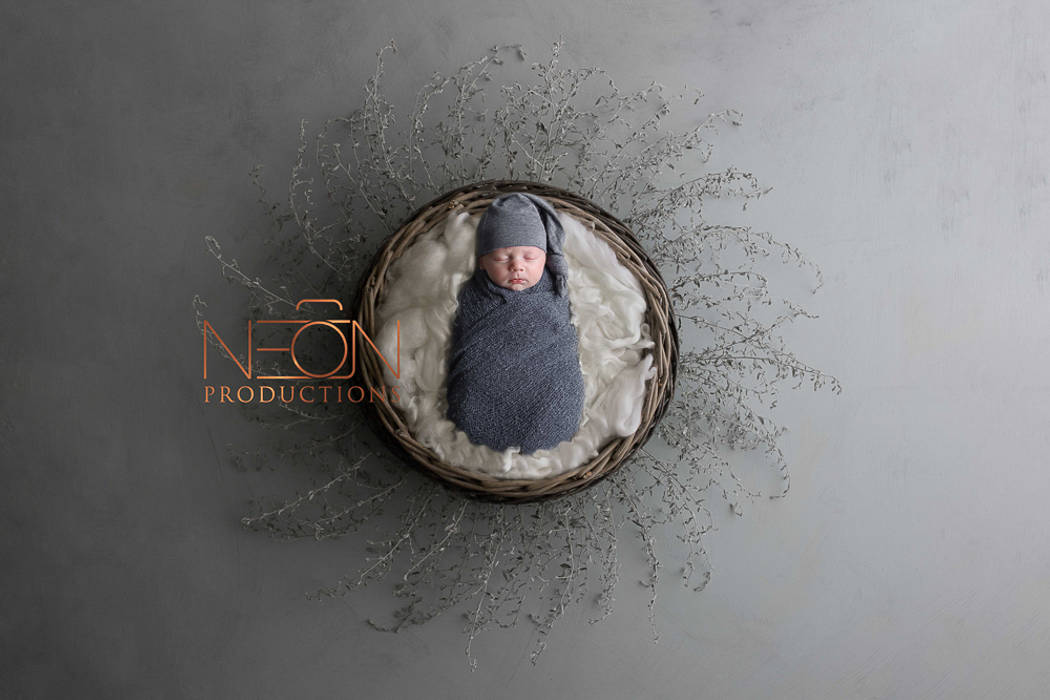 Newborn photography from Neon Productions