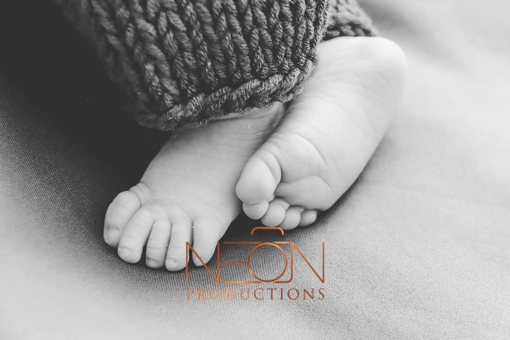 Newborn photography from Neon Productions