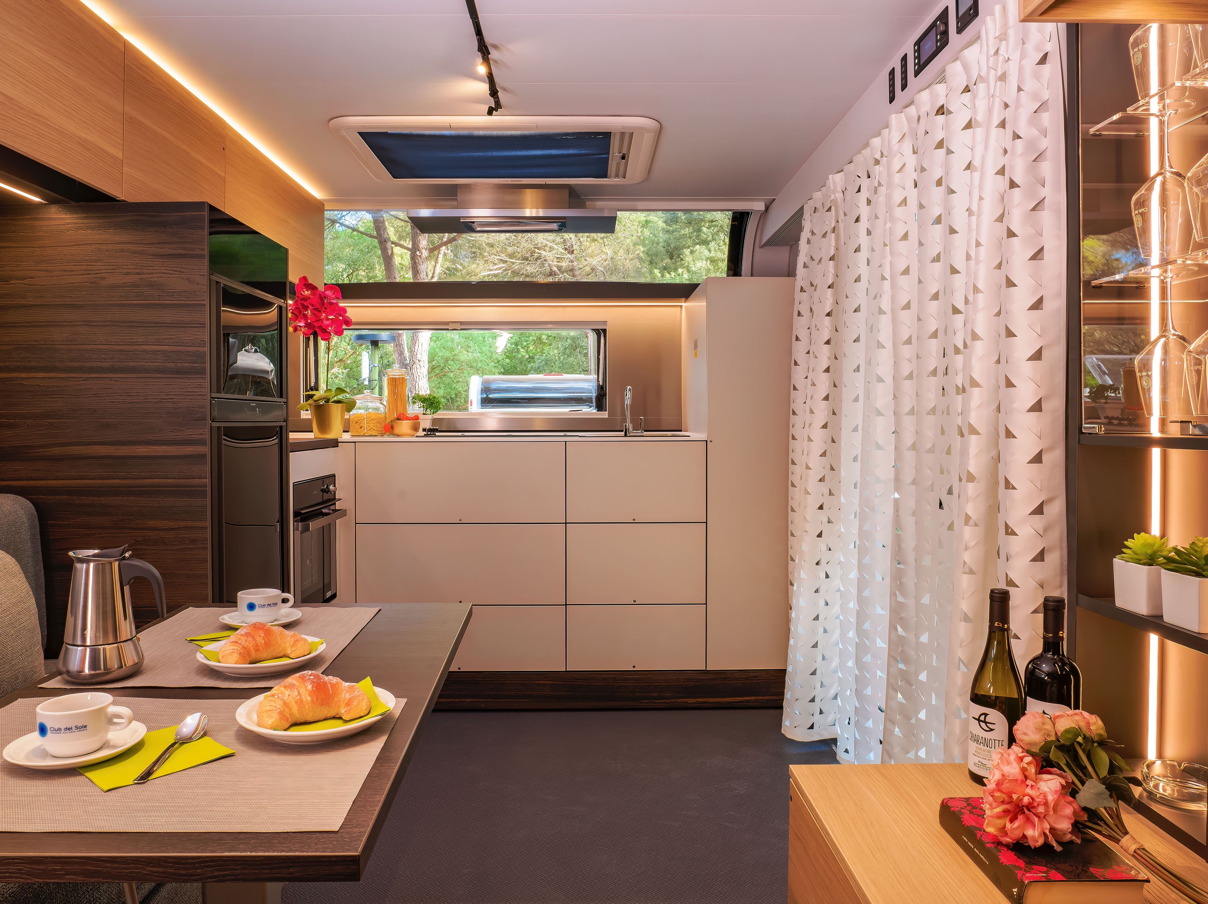 Castiglione_Caravan1