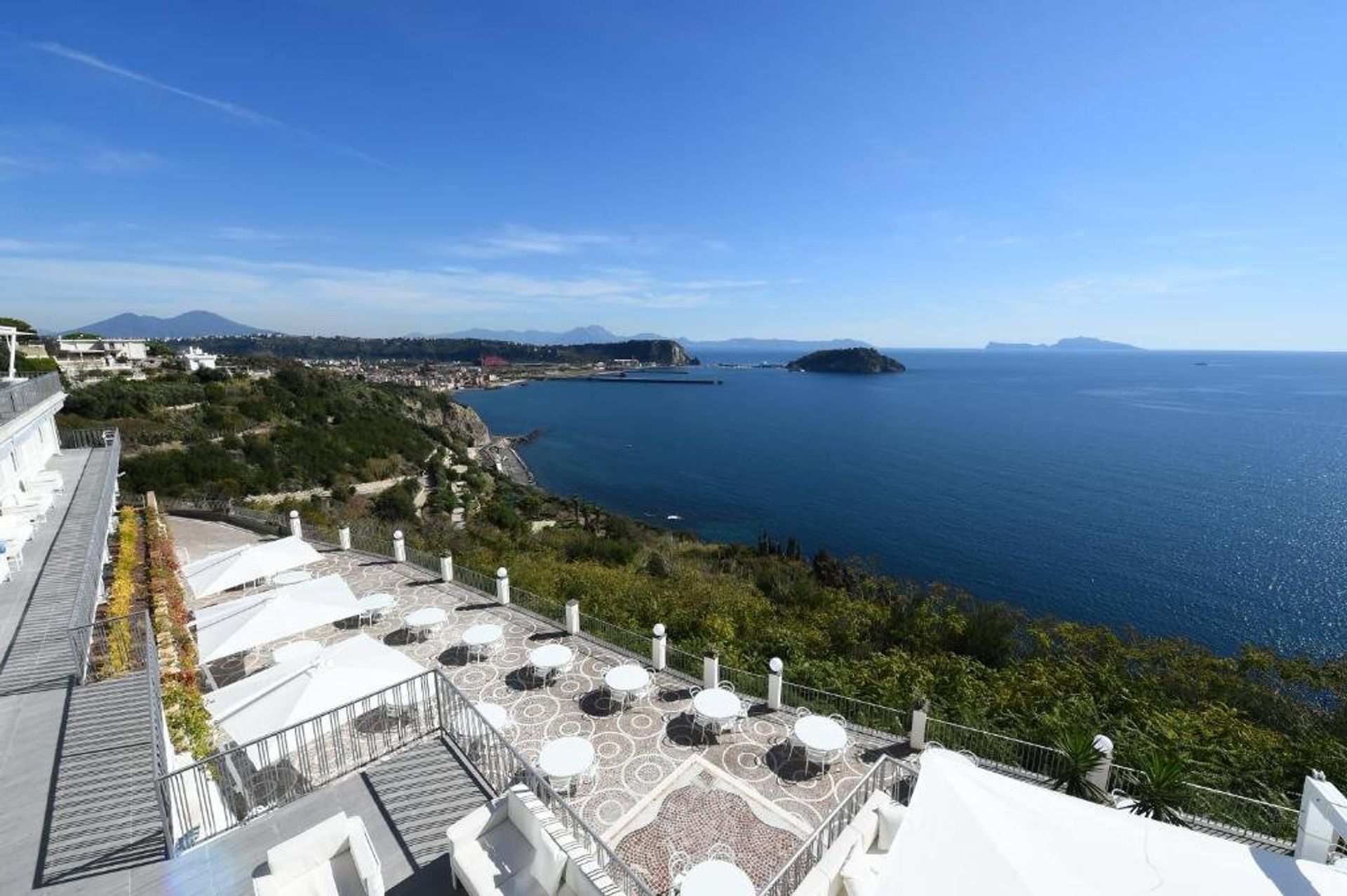 Pozzuoli_Esterni